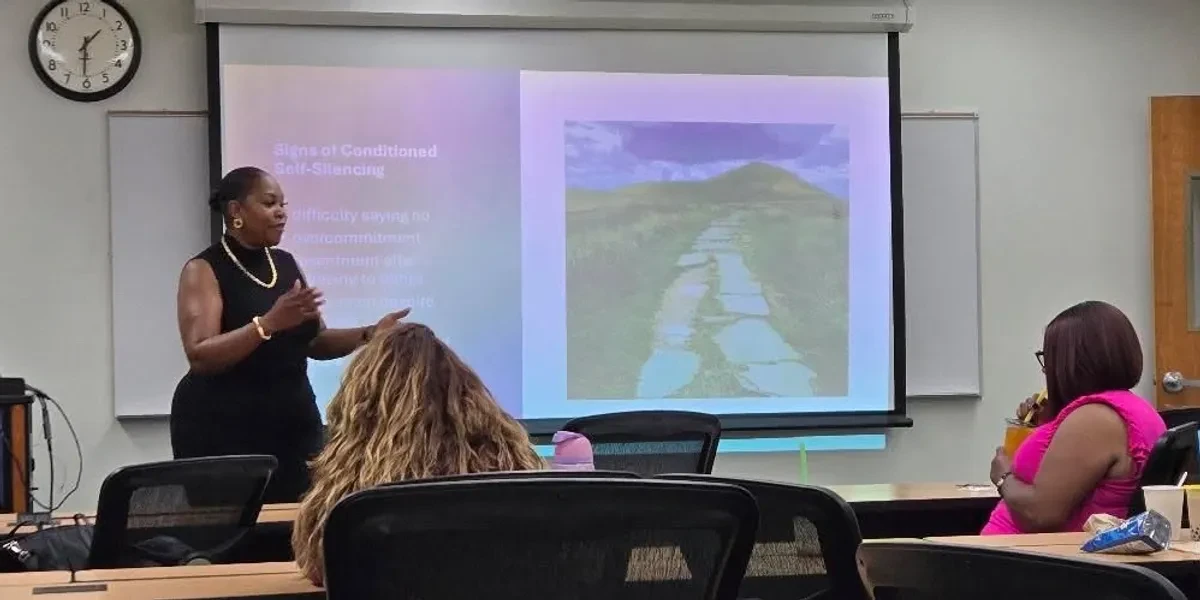 Ockemia Bean presenting to a classroom audience